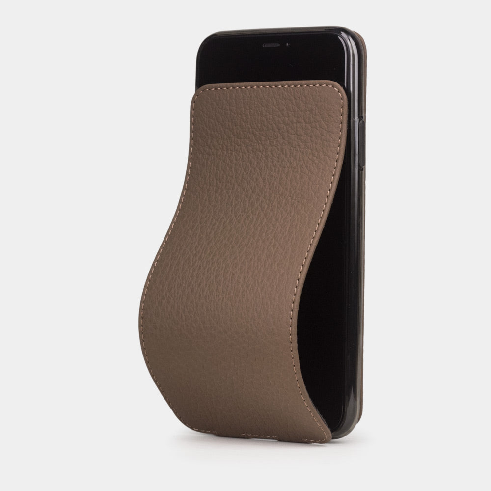 Custodia iPhone 11 Pro Max pelle di vitello caffè — cover a ribalta magnetica fatta a mano Marcel Robert