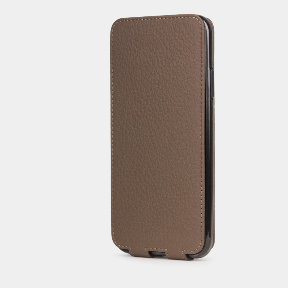 Custodia iPhone 11 Pro Max pelle di vitello caffè — cover a ribalta magnetica fatta a mano Marcel Robert