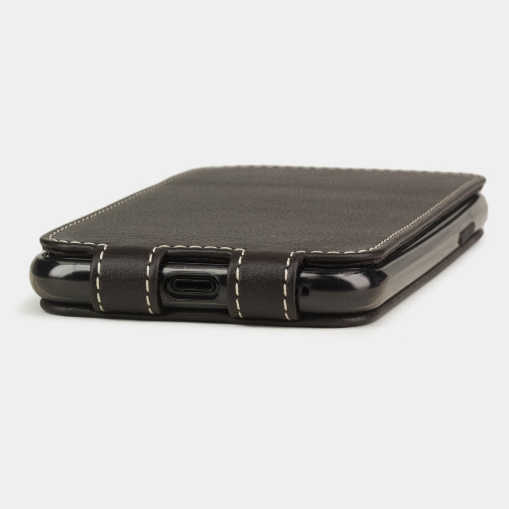 Custodia iPhone 11 Pro Max pelle di vitello marrone — cover a ribalta magnetica fatta a mano Marcel Robert