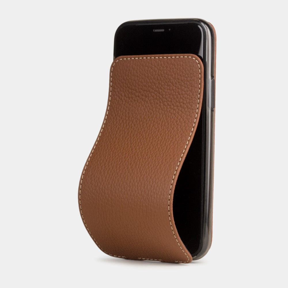 Custodia iPhone 11 Pro Max pelle di vitello caramello — cover a ribalta magnetica fatta a mano Marcel Robert