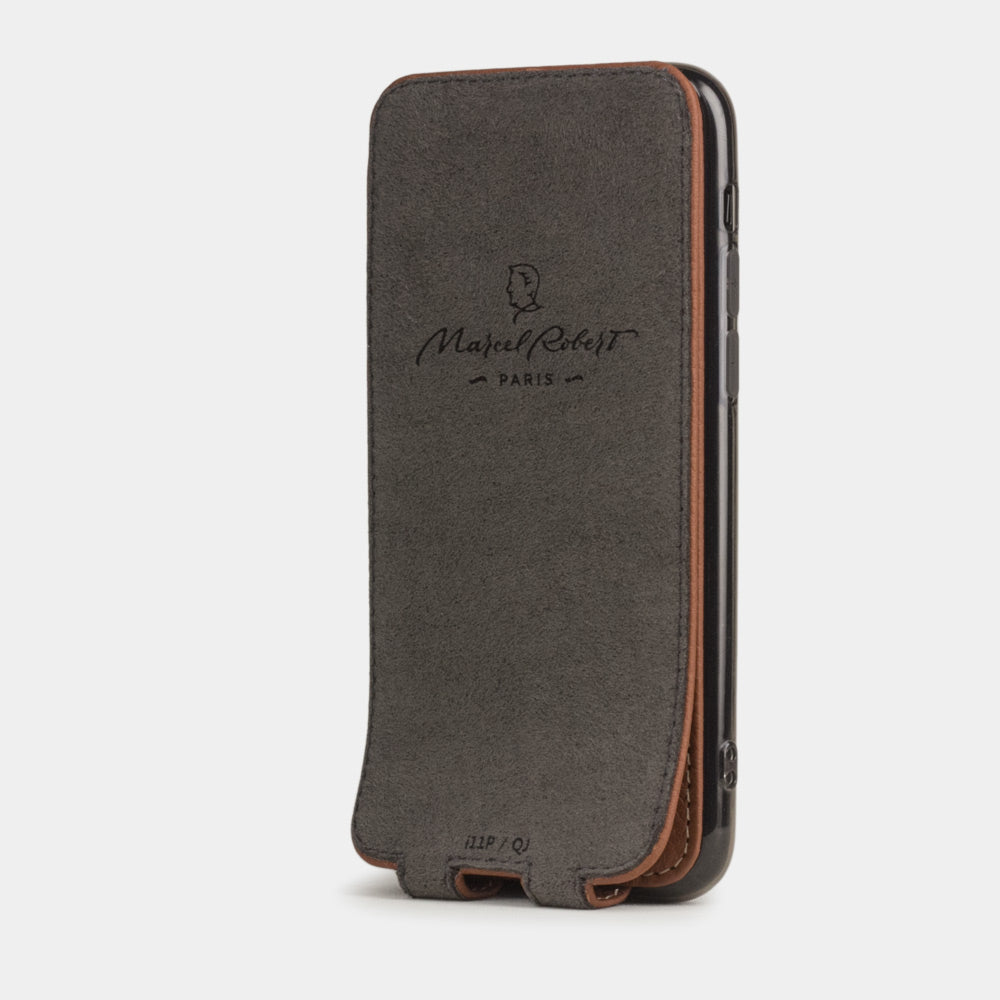 Custodia iPhone 11 Pro Max pelle di vitello caramello — cover a ribalta magnetica fatta a mano Marcel Robert