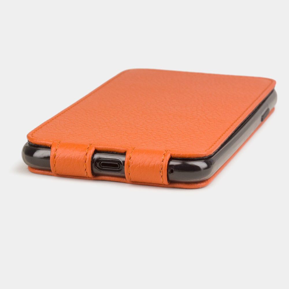 Custodia iPhone 11 Pro Max pelle di vitello arancione — cover a ribalta magnetica fatta a mano Marcel Robert