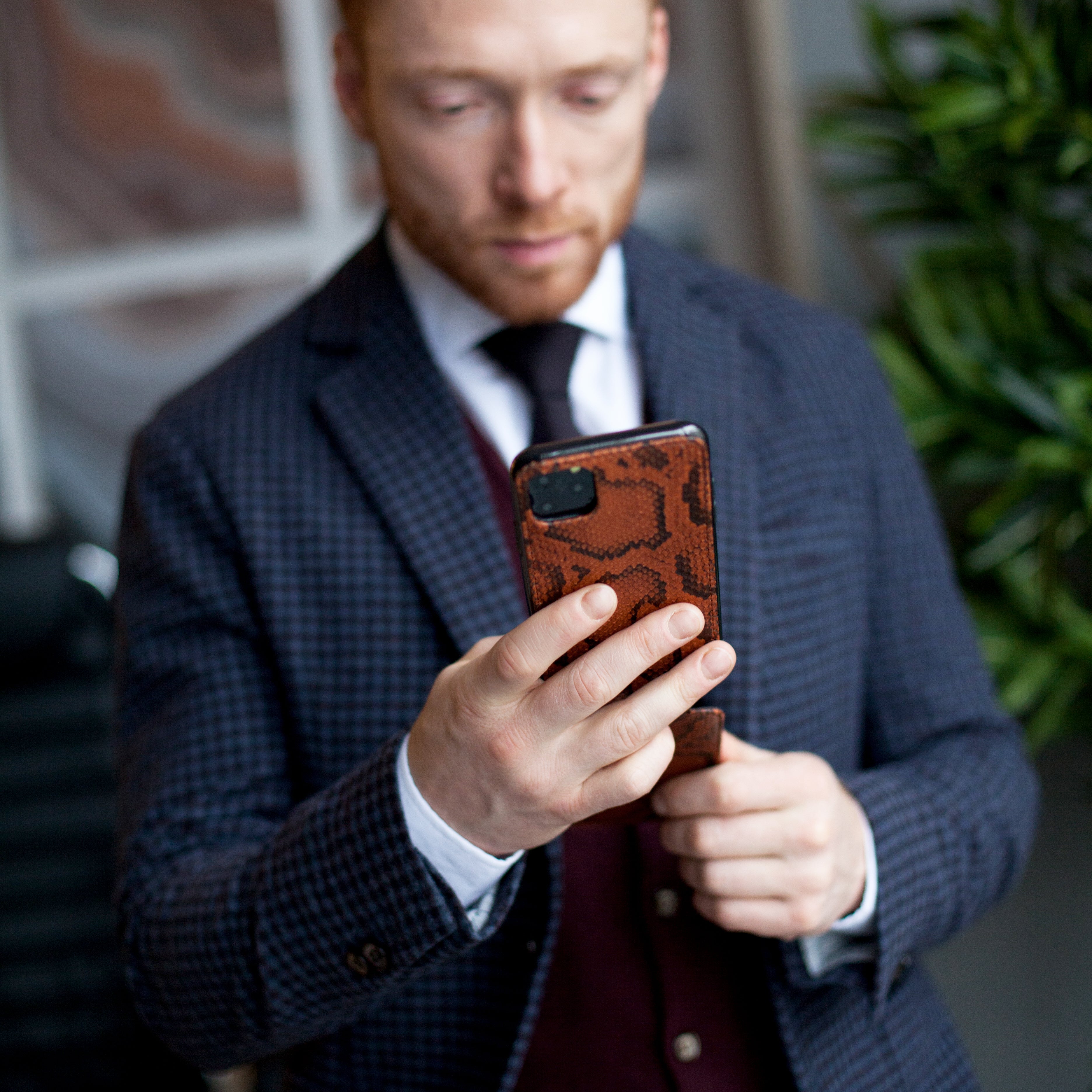 case iPhone 11 Pro Max python gold