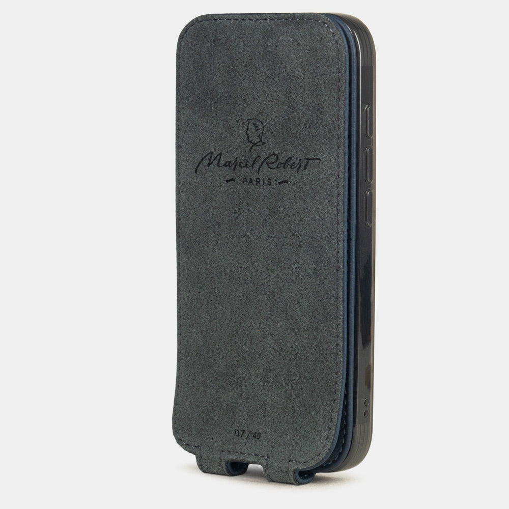 blue leather flip case iPhone 17 - interior view showing grey Alcantara lining with magnetic closure, designed to clean and protect the screen