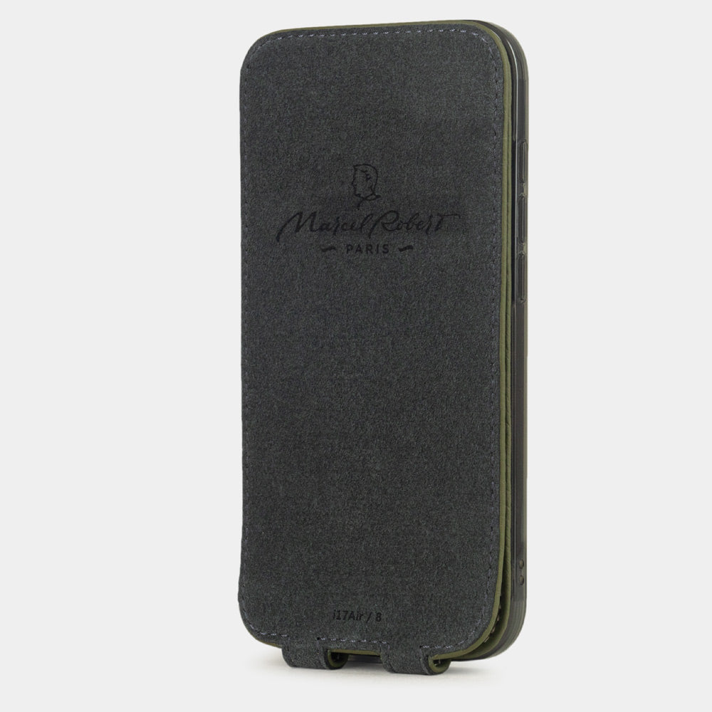 green leather flip case iPhone 17 - interior view showing grey Alcantara lining with magnetic closure, designed to clean and protect the screen