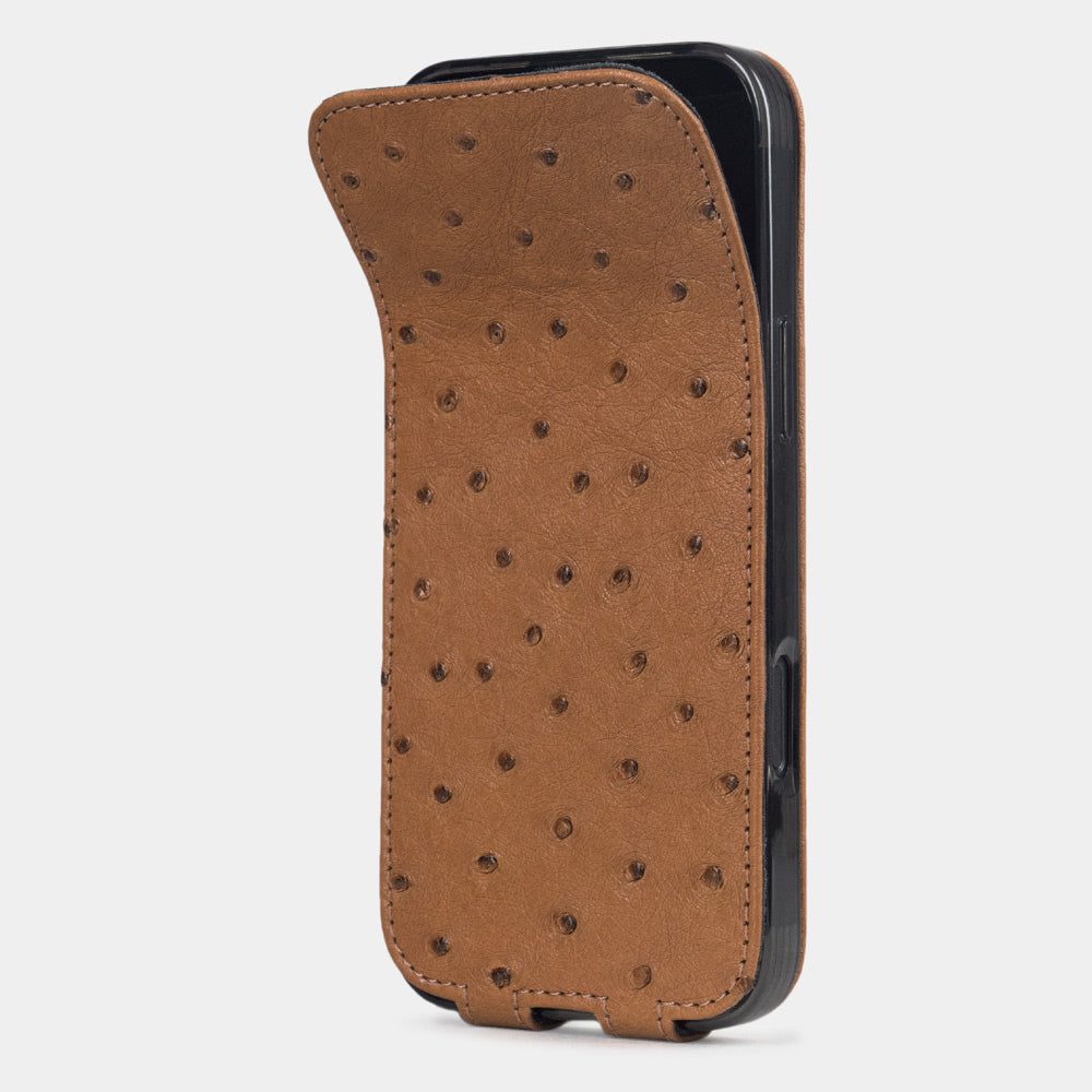 Gold Ostrich Case iPhone 17 Pro – phone flip case with textured quill pattern, flexible front cover folding back to protect the smartphone screen