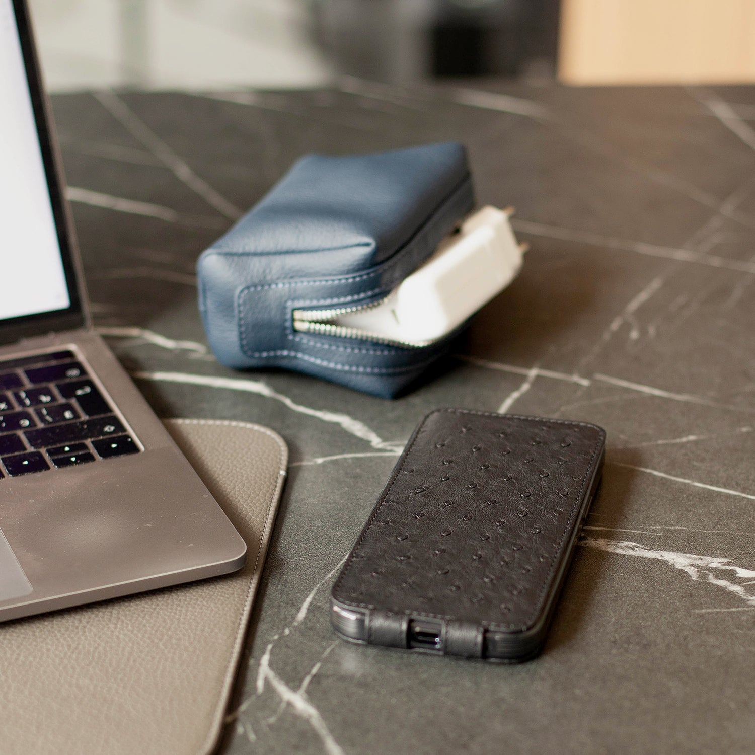 Black Ostrich Leather Case iPhone 16 Pro Max | Marcel Robert - 6