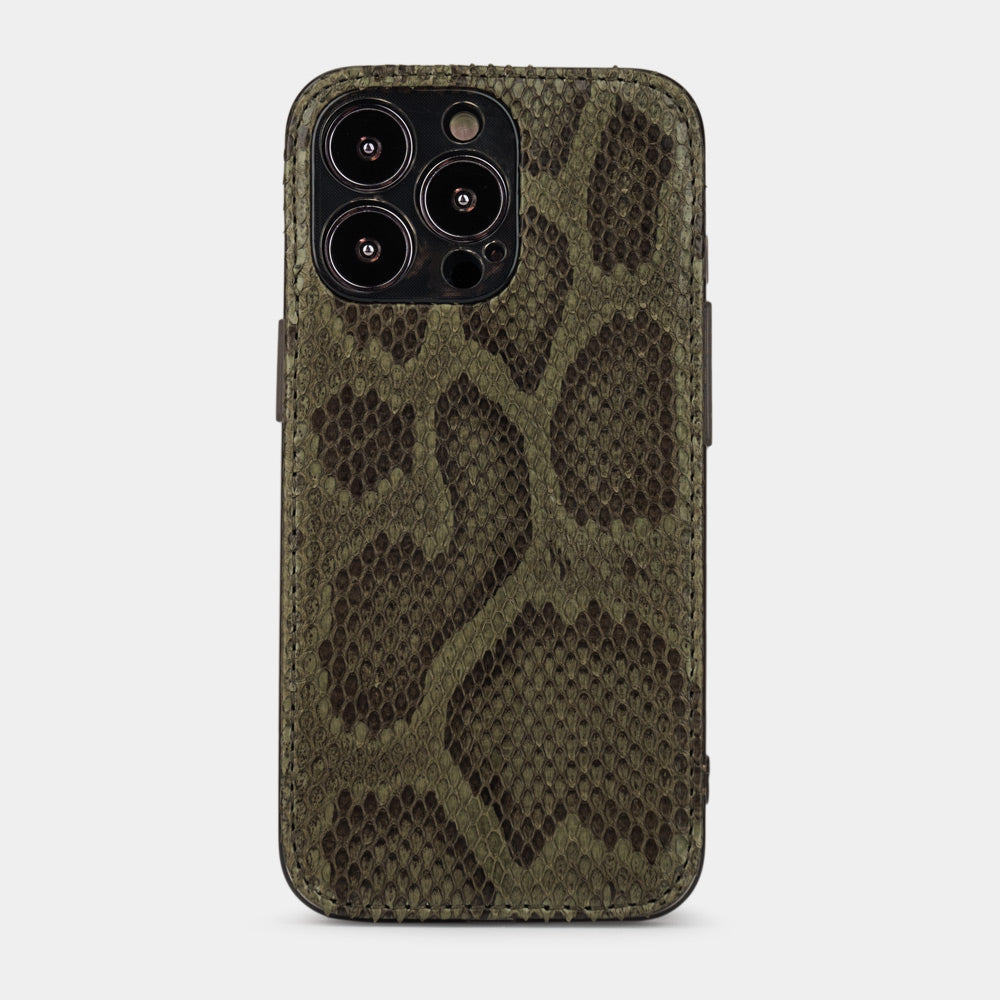 Groen pythonleren hoesje voor iPhone 15 Pro – achteraanzicht met het natuurlijke schubbenpatroon en de camera-uitsparing