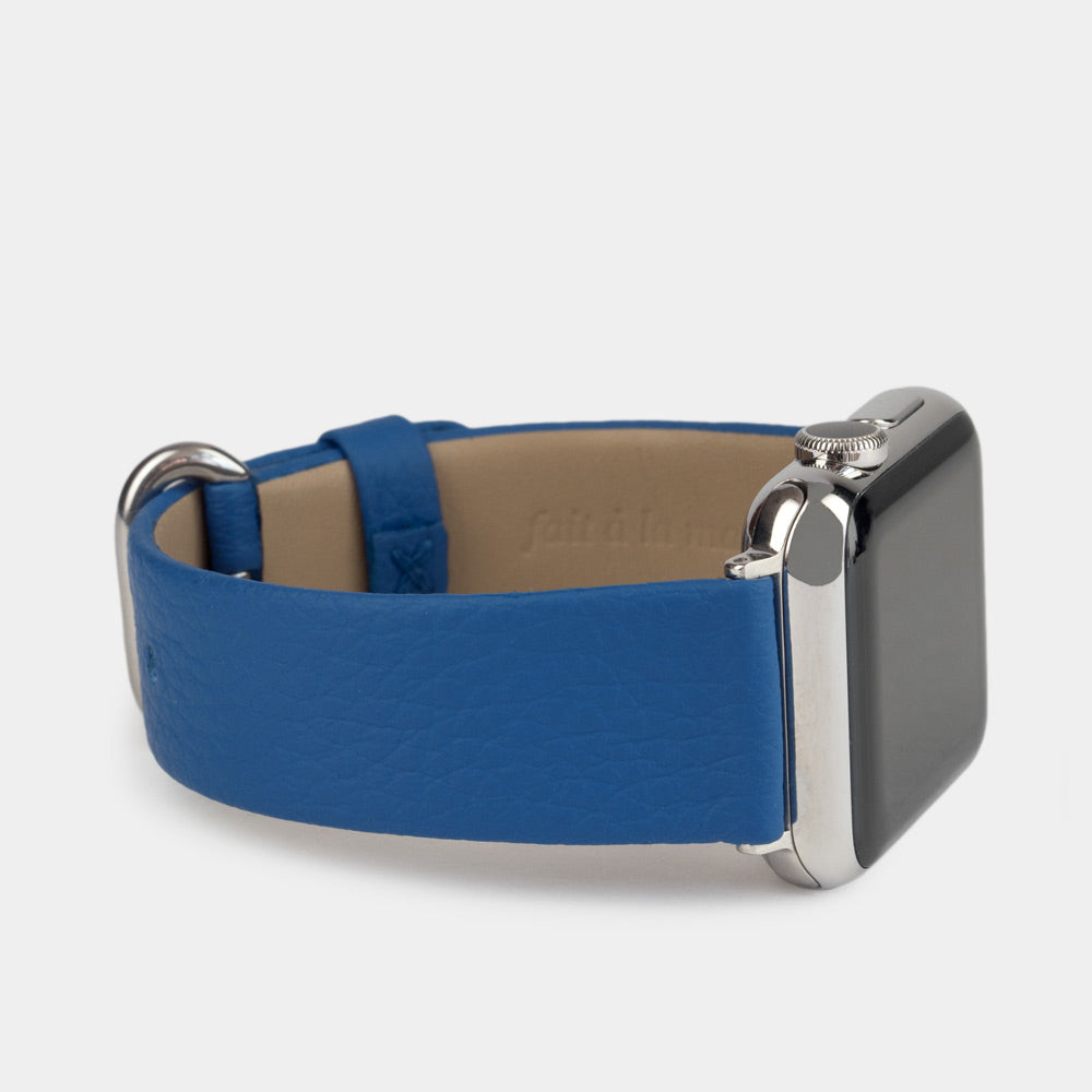 Armband für die Apple Watch 41/42 mm aus weichem genarbtem Kalbsleder in Königsblau, mit Adaptern und Schnalle aus Edelstahl | 3/4-Ansicht des Innenfutters aus Leder