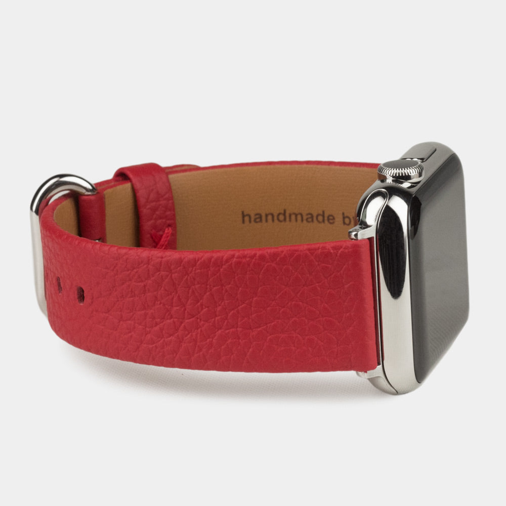 Armband für die Apple Watch 41/42 mm aus weichem genarbtem Kalbsleder in Rot, mit Adaptern und Schnalle aus Edelstahl | Nahaufnahme des Innenfutterleders und der Markenprägung