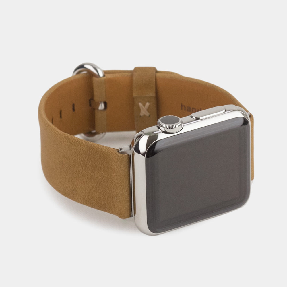 Cinturino per Apple Watch 45/46 mm in pelle di vitello liscia color vintage, con adattatori e fibbia in acciaio | vista di 3/4 per vedere la pelle della fodera interna