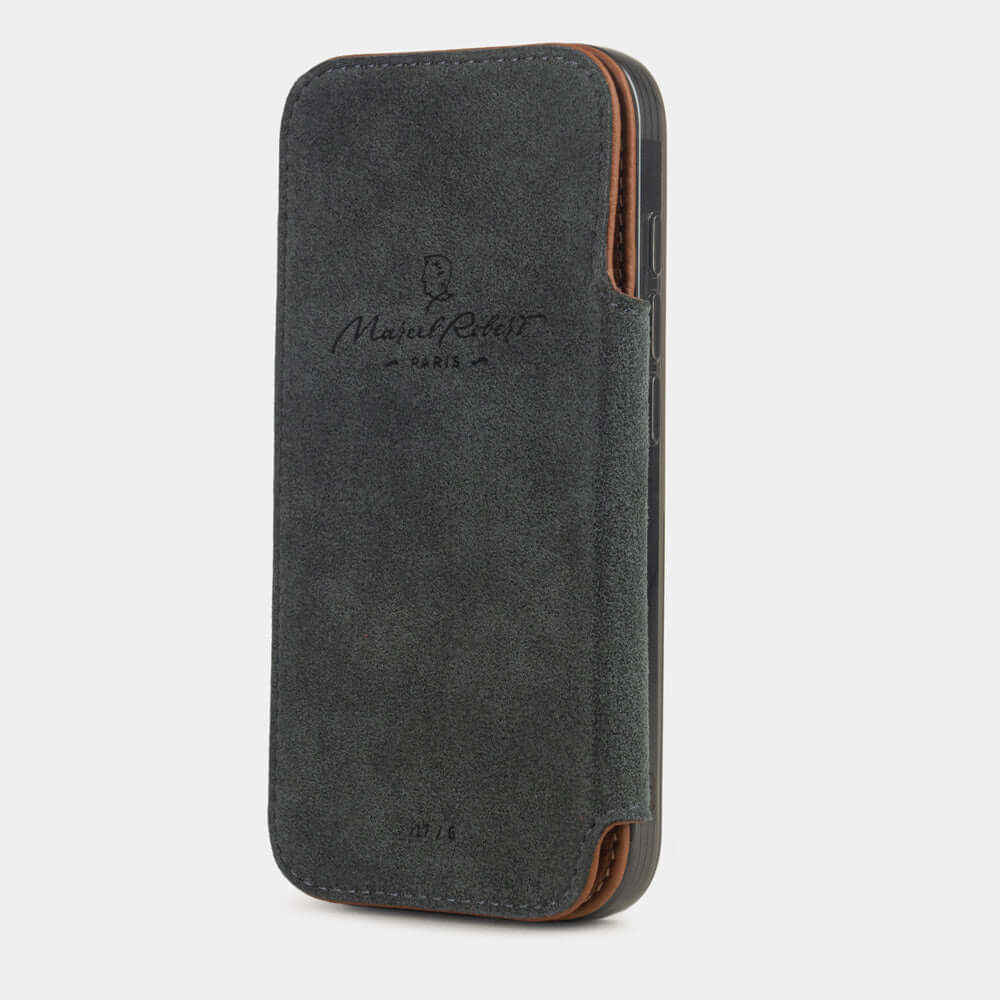 Gold Calfskin Wallet Case iPhone 17 - interior view showing grey Alcantara lining with magnetic closure, designed to protect the screen
